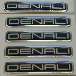 1x 3D Diamond Aufkleber 56x10mm 1999-2026 GMC Denali