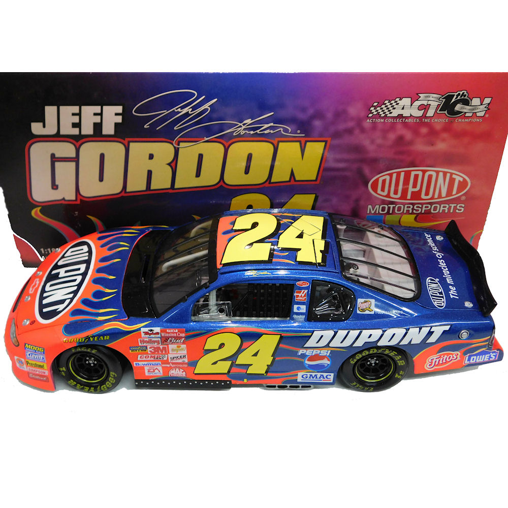Die-Cast Model - 2002 Jeff Gordon 24 (Dupont Flames) 1/18