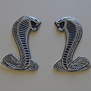 2x Kotfl�gel-Embleme Shelby Tiffany Snake 2007-2014 Shelby GT500 SVT