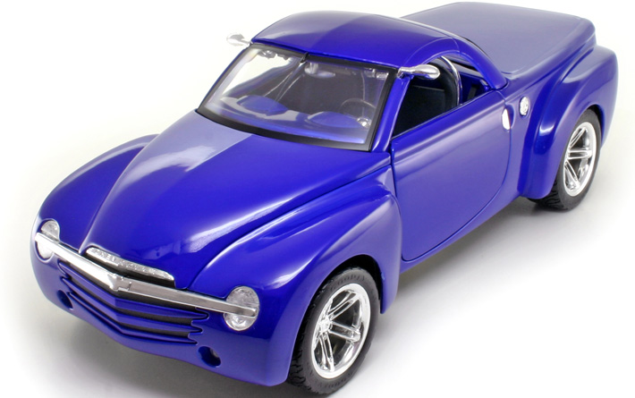 Modellauto - 2000 Chevy SSR Concept (blau) 1/18