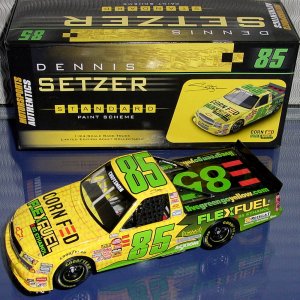 2006 NASCAR Chevrolet Silverado 85 Dennis Setzer Modellauto (Action)