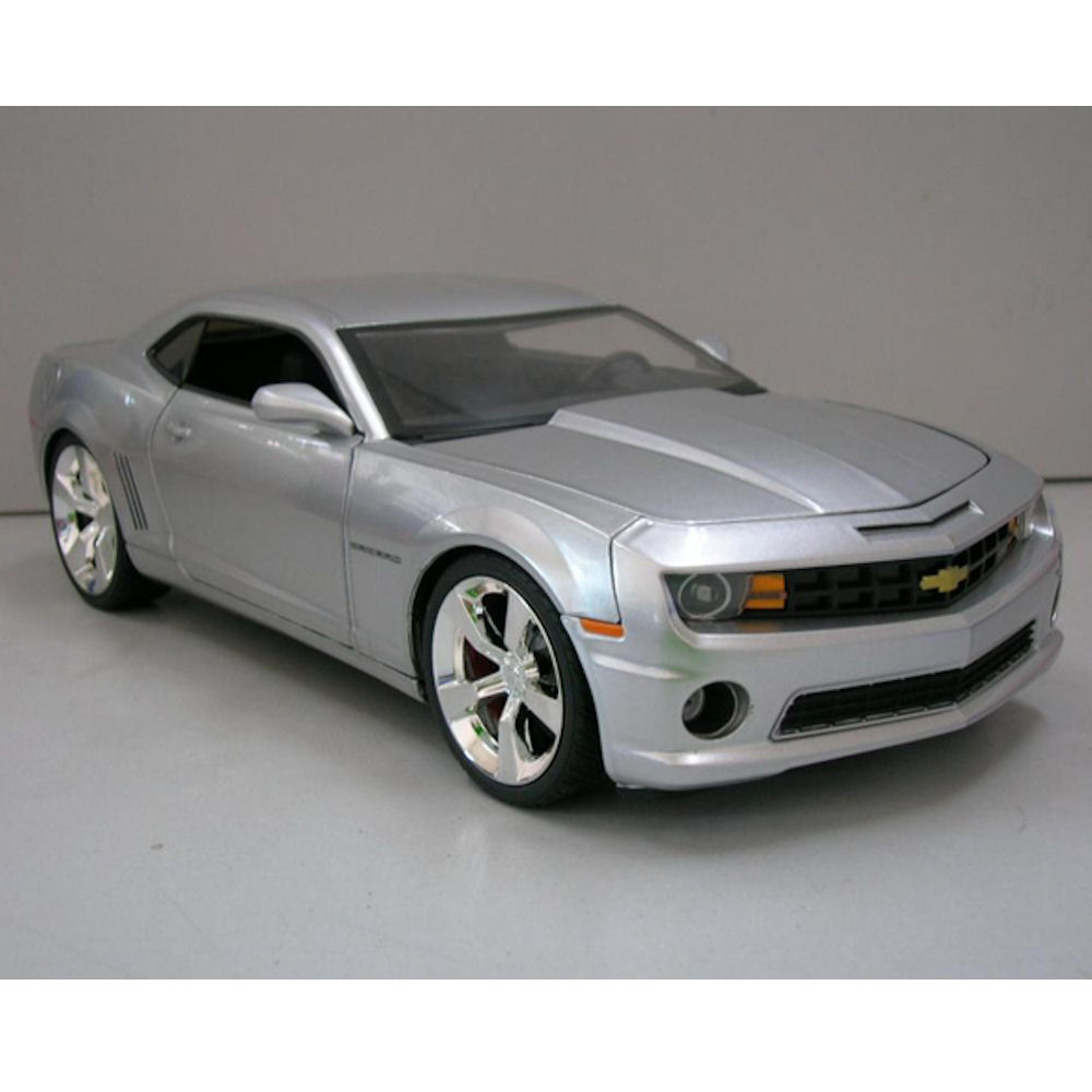 Modellauto - 2010 Chevy Camaro SS (silber) 1/18