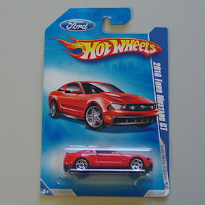 Modellauto von Hot Wheels offiziell lizenziert 2010 Ford Mustang GT