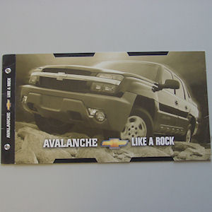 GM Neuwagenprospekt vom 2002 Chevrolet Avalanche (GMT800) GM Neuwagenprospekt vom 2002 Chevrolet Avalanche (GMT800)