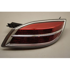 Originale GM Rückleuchte RH für 2007-2010 Saturn Sky Originale GM Rückleuchte RH für 2007-2010 Saturn Sky