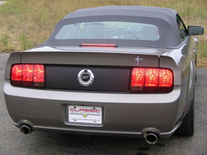 ford mustang ducktail spoiler.