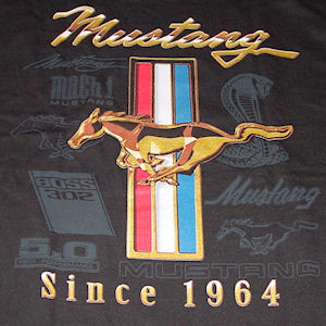 Schwarzes Ford Mustang Since 1964 T-Shirt aus Baumwolle in Größe XL Schwarzes Ford Mustang Since 1964 T-Shirt aus Baumwolle in Größe XL